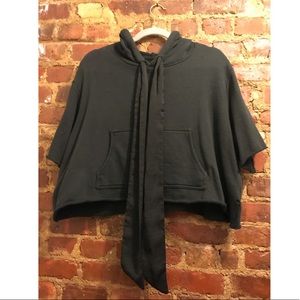 Short sleeve raw hem cropped sweatshirt